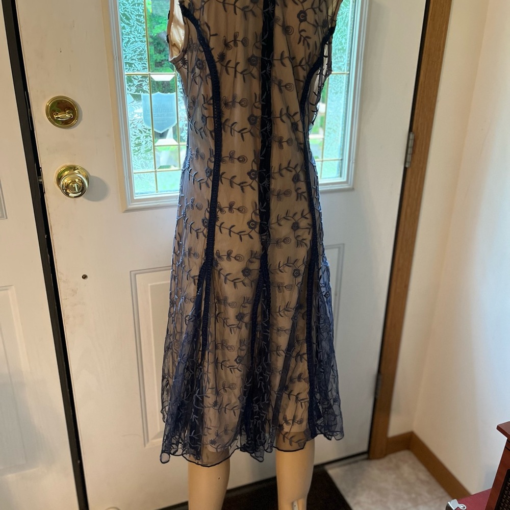 Absolutely beautiful dress size 10 fully lined - Picture 11 of 12